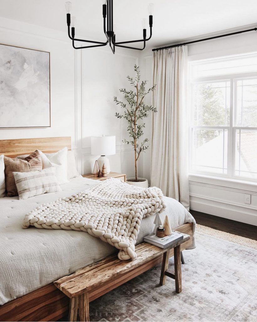 What Are the Uses of Curtains and Draperies? Behind the Blinds